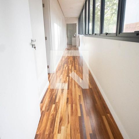 Casa de condomínio à venda com 405m², 3 quartos e 2 vagas Casa de condomínio à venda com 405m², 3 quartos e 2 vagasCorredor