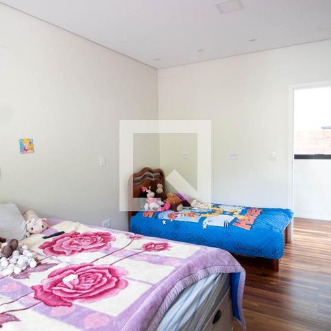Casa de condomínio à venda com 405m², 3 quartos e 2 vagas Casa de condomínio à venda com 405m², 3 quartos e 2 vagasSuíte 3