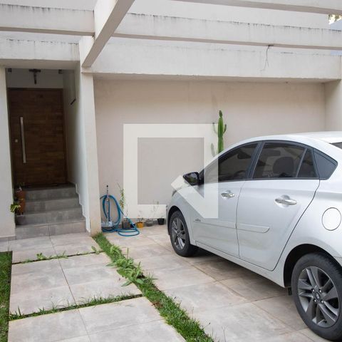 Casa de condomínio à venda com 405m², 3 quartos e 2 vagas Casa de condomínio à venda com 405m², 3 quartos e 2 vagasGaragem