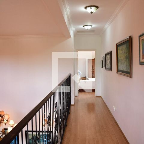 Casa de condomínio para alugar com 315m², 3 quartos e 6 vagasCorredor