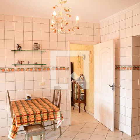 Casa de condomínio para alugar com 315m², 3 quartos e 6 vagasCozinha