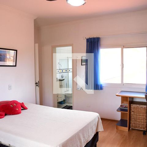 Casa de condomínio para alugar com 315m², 3 quartos e 6 vagasSuite 1 