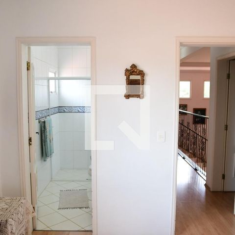 Casa de condomínio para alugar com 315m², 3 quartos e 6 vagasSuíte 2 