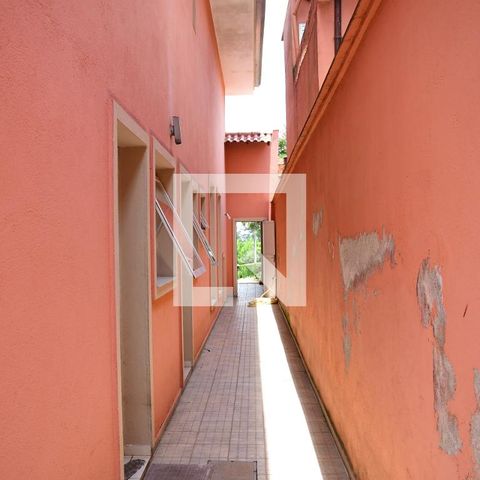 Casa de condomínio para alugar com 315m², 3 quartos e 6 vagasCorredor