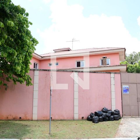 Casa de condomínio para alugar com 315m², 3 quartos e 6 vagasPlaca Quinto Andar