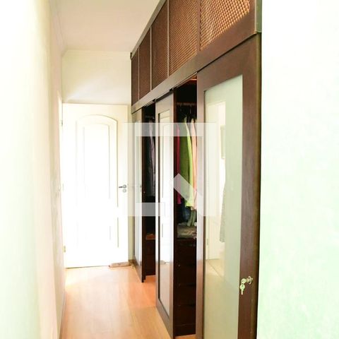 Casa de condomínio para alugar com 315m², 3 quartos e 6 vagasCloset da suíte 3