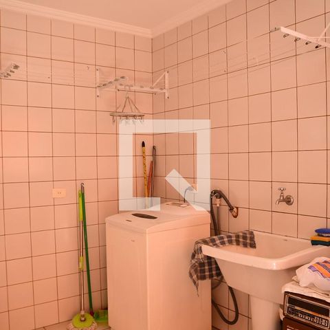 Casa de condomínio para alugar com 315m², 3 quartos e 6 vagasÁrea de Serviço