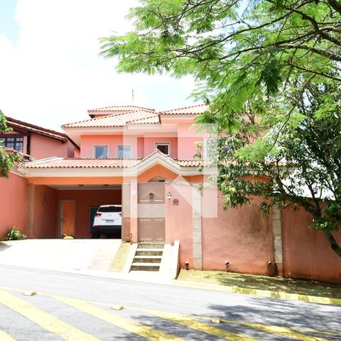Casa de condomínio para alugar com 315m², 3 quartos e 6 vagasFachada