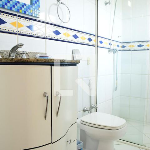 Casa de condomínio para alugar com 315m², 3 quartos e 6 vagasBanheiro da Suíte 1