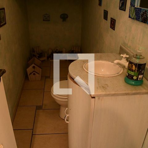 Casa de condomínio para alugar com 315m², 3 quartos e 6 vagasLavabo