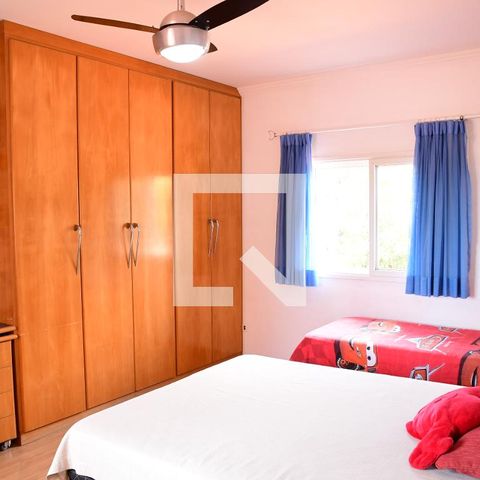 Casa de condomínio para alugar com 315m², 3 quartos e 6 vagasSuite 1 