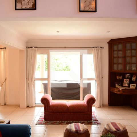 Casa de condomínio para alugar com 315m², 3 quartos e 6 vagasSala