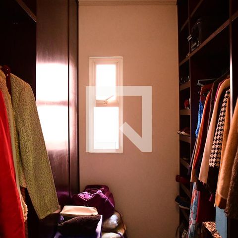 Casa de condomínio para alugar com 315m², 3 quartos e 6 vagasCloset da suíte 3