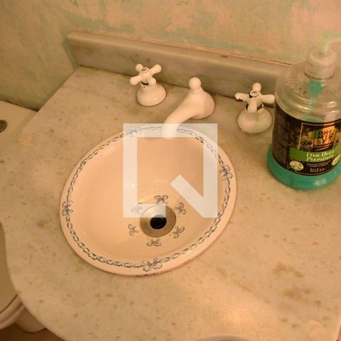 Casa de condomínio para alugar com 315m², 3 quartos e 6 vagasLavabo