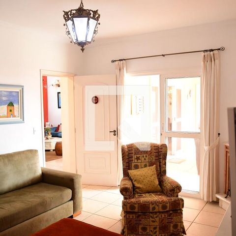 Casa de condomínio para alugar com 315m², 3 quartos e 6 vagasSala
