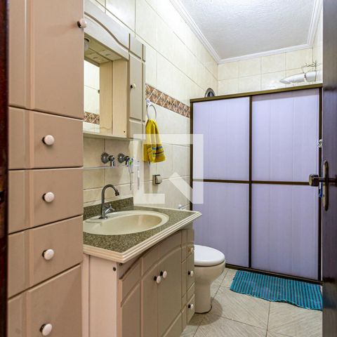 Casa à venda com 212m², 3 quartos e 2 vagas Casa à venda com 212m², 3 quartos e 2 vagasBanheiro da Suite