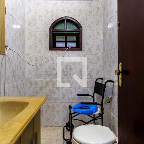 Casa à venda com 212m², 3 quartos e 2 vagas Casa à venda com 212m², 3 quartos e 2 vagasLavabo