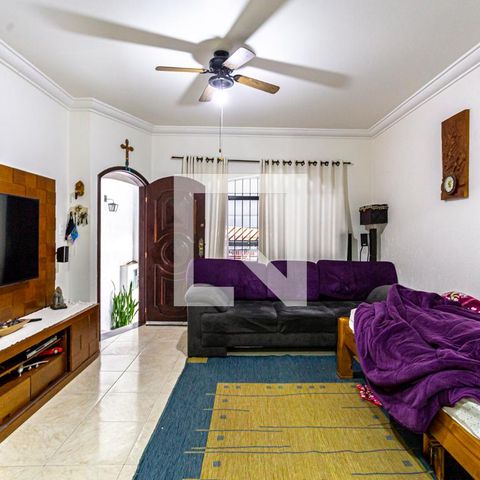 Casa à venda com 212m², 3 quartos e 2 vagas Casa à venda com 212m², 3 quartos e 2 vagasSala