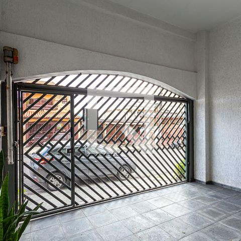 Casa à venda com 212m², 3 quartos e 2 vagas Casa à venda com 212m², 3 quartos e 2 vagasGaragem
