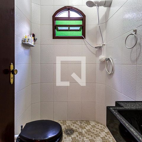 Casa à venda com 212m², 3 quartos e 2 vagas Casa à venda com 212m², 3 quartos e 2 vagasBanheiro