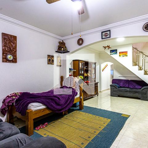 Casa à venda com 212m², 3 quartos e 2 vagas Casa à venda com 212m², 3 quartos e 2 vagasSala