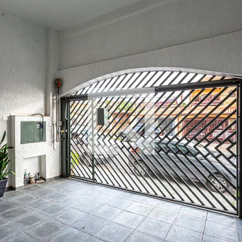 Casa à venda com 212m², 3 quartos e 2 vagas Casa à venda com 212m², 3 quartos e 2 vagasGaragem