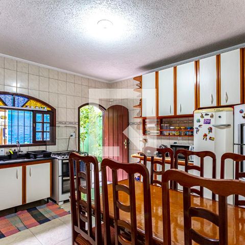 Casa à venda com 212m², 3 quartos e 2 vagas Casa à venda com 212m², 3 quartos e 2 vagasCozinha