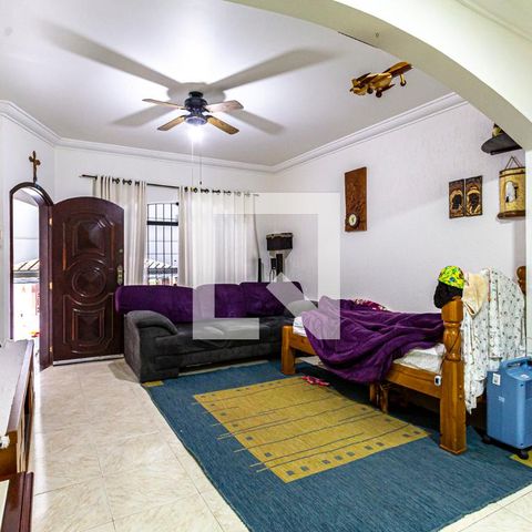 Casa à venda com 212m², 3 quartos e 2 vagas Casa à venda com 212m², 3 quartos e 2 vagasSala