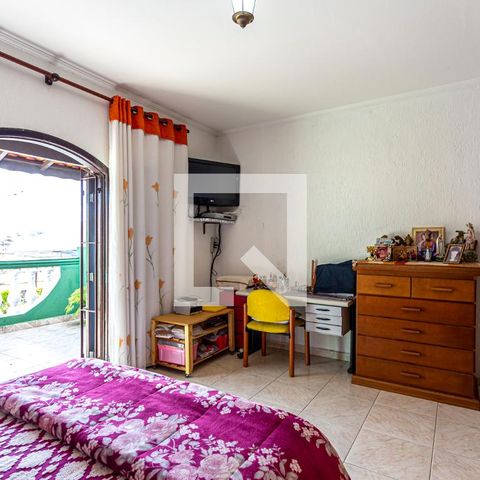 Casa à venda com 212m², 3 quartos e 2 vagas Casa à venda com 212m², 3 quartos e 2 vagasSuite