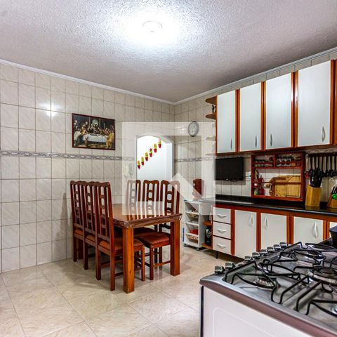 Casa à venda com 212m², 3 quartos e 2 vagas Casa à venda com 212m², 3 quartos e 2 vagasCozinha