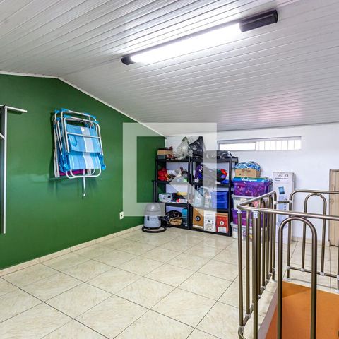 Casa à venda com 212m², 3 quartos e 2 vagas Casa à venda com 212m², 3 quartos e 2 vagasSótão