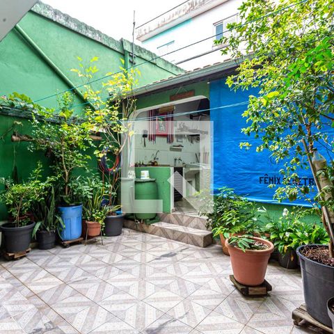 Casa à venda com 212m², 3 quartos e 2 vagas Casa à venda com 212m², 3 quartos e 2 vagasQuintal Fundos