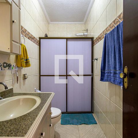 Casa à venda com 212m², 3 quartos e 2 vagas Casa à venda com 212m², 3 quartos e 2 vagasBanheiro da Suite