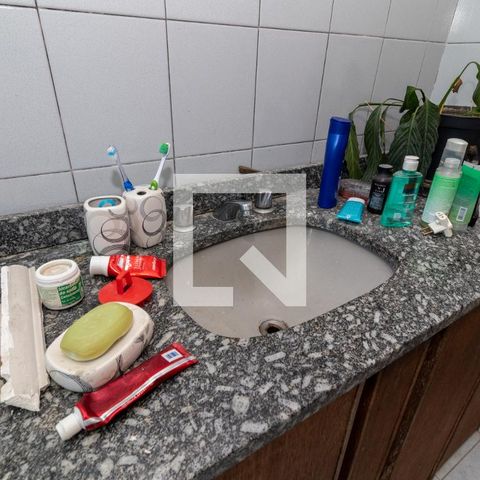 Casa à venda com 180m², 3 quartos e 2 vagas Casa à venda com 180m², 3 quartos e 2 vagasBanheiro 2