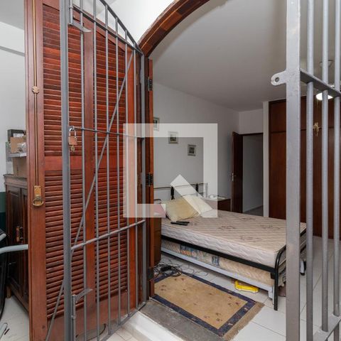 Casa à venda com 180m², 3 quartos e 2 vagas Casa à venda com 180m², 3 quartos e 2 vagasCloset da Suíte