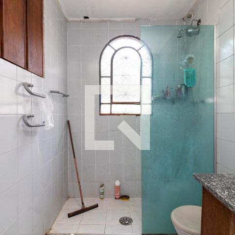 Casa à venda com 180m², 3 quartos e 2 vagas Casa à venda com 180m², 3 quartos e 2 vagasBanheiro 2