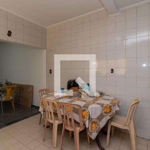 Casa à venda com 180m², 3 quartos e 2 vagas Casa à venda com 180m², 3 quartos e 2 vagasCozinha