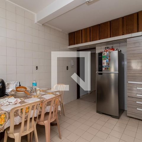 Casa à venda com 180m², 3 quartos e 2 vagas Casa à venda com 180m², 3 quartos e 2 vagasCozinha