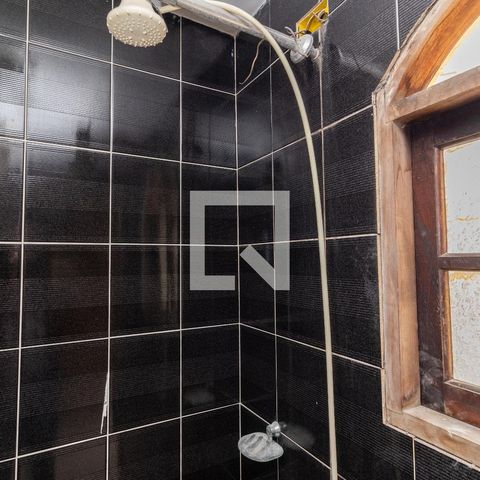 Casa à venda com 180m², 3 quartos e 2 vagas Casa à venda com 180m², 3 quartos e 2 vagasBanheiro da Suíte