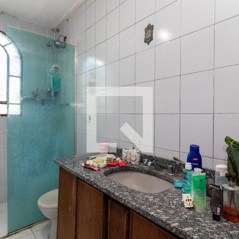Casa à venda com 180m², 3 quartos e 2 vagas Casa à venda com 180m², 3 quartos e 2 vagasBanheiro 2