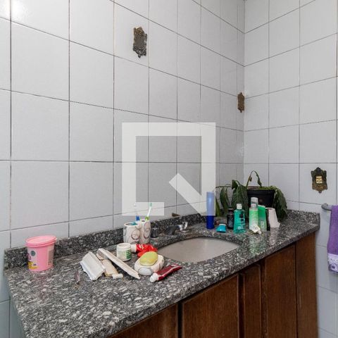Casa à venda com 180m², 3 quartos e 2 vagas Casa à venda com 180m², 3 quartos e 2 vagasBanheiro 2