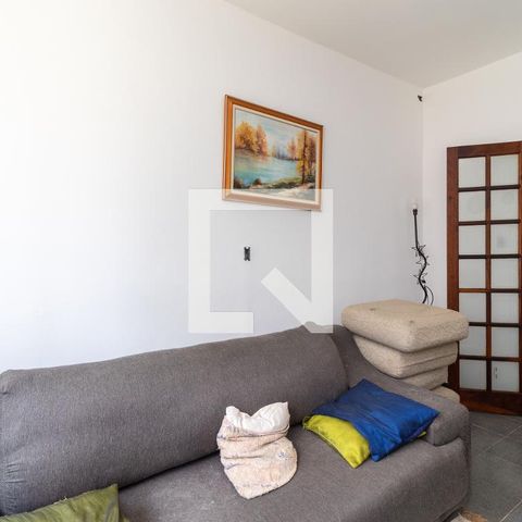 Casa à venda com 180m², 3 quartos e 2 vagas Casa à venda com 180m², 3 quartos e 2 vagasSala de Estar
