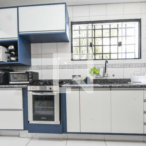 Casa à venda com 100m², 3 quartos e 2 vagasCozinha 