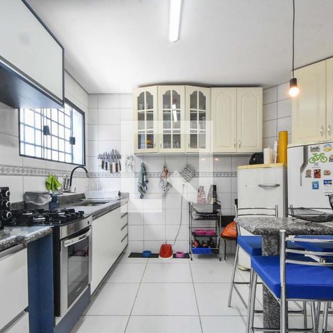 Casa à venda com 100m², 3 quartos e 2 vagasCozinha 