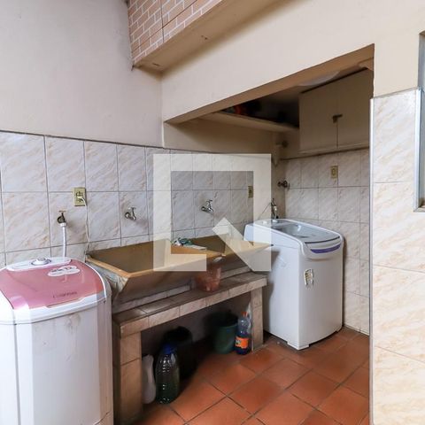 Casa à venda com 130m², 5 quartos e 3 vagasÁrea de Serviço