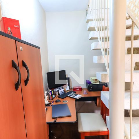 Casa à venda com 130m², 5 quartos e 3 vagasEscritório