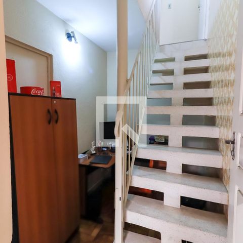 Casa à venda com 130m², 5 quartos e 3 vagasEscritório