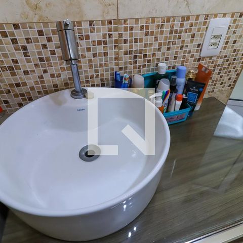 Casa à venda com 130m², 5 quartos e 3 vagasBanheiro
