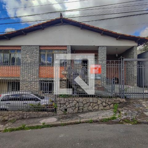 Casa à venda com 405m², 5 quartos e 2 vagasFachada