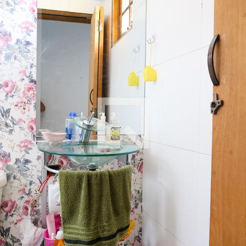 Casa à venda com 100m², 3 quartos e sem vagaBanheiro da Suite